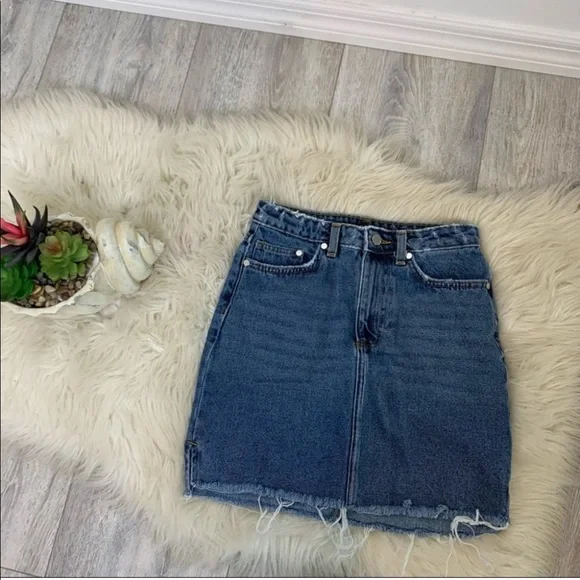 H&M stone wash high rise raw hem denim jean skirt sz4 - Picture 3 of 7